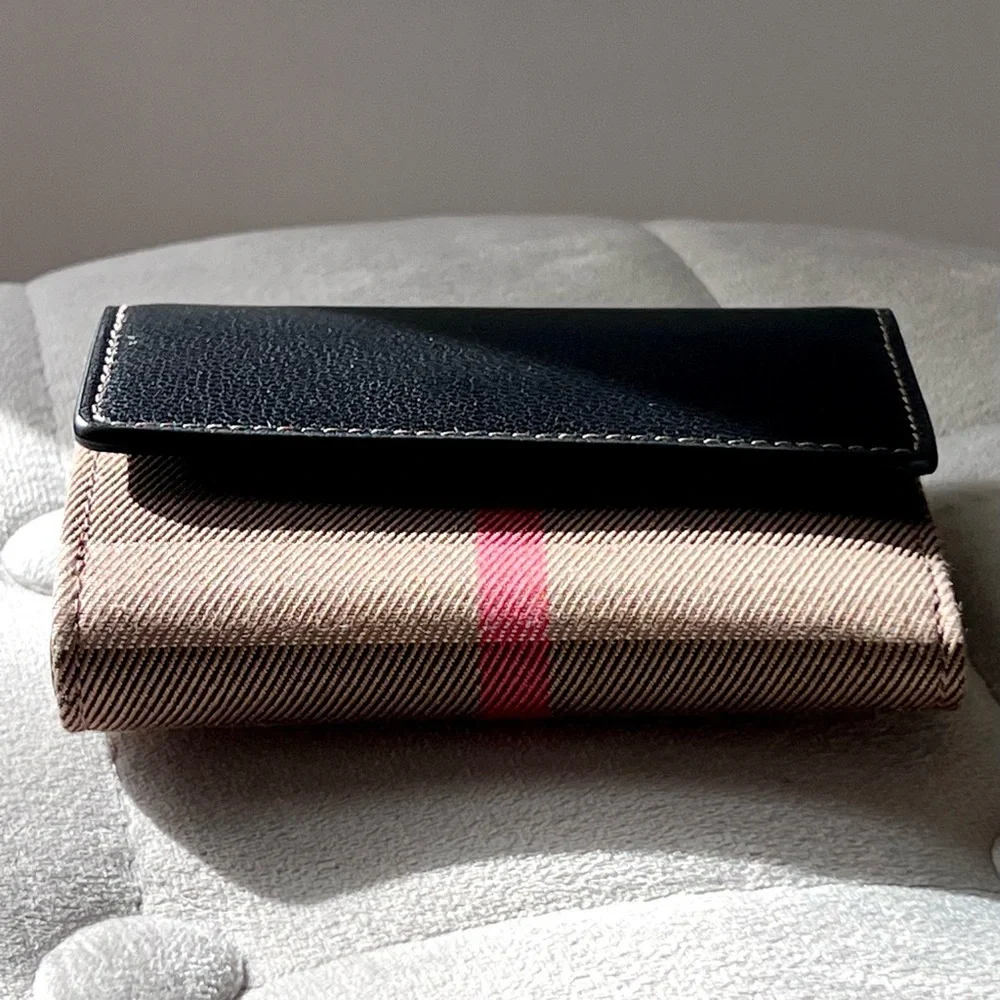 Burberry Check Trifold Wallet in Black - Picture 4 of 11